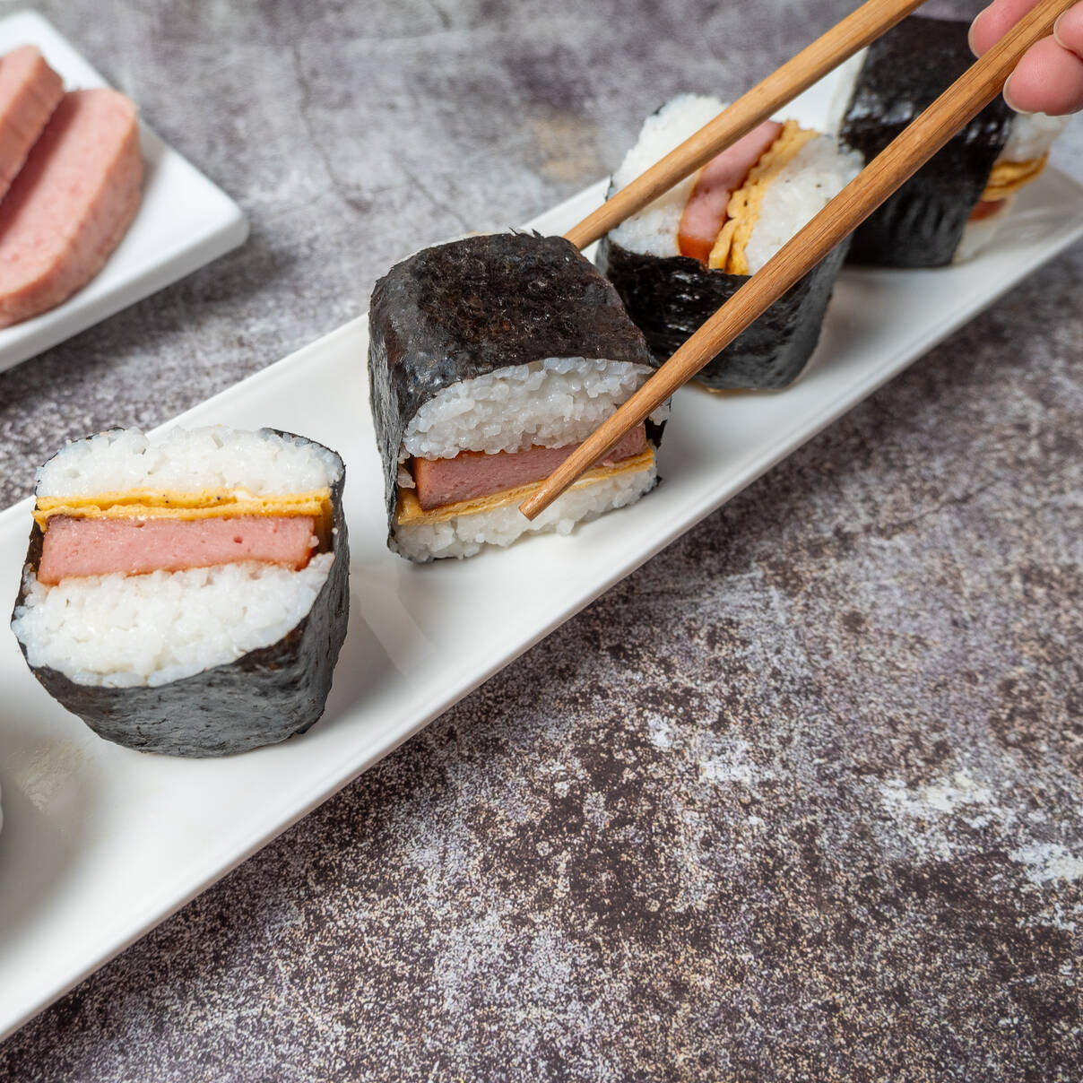 Simple Spam Musubi With Egg