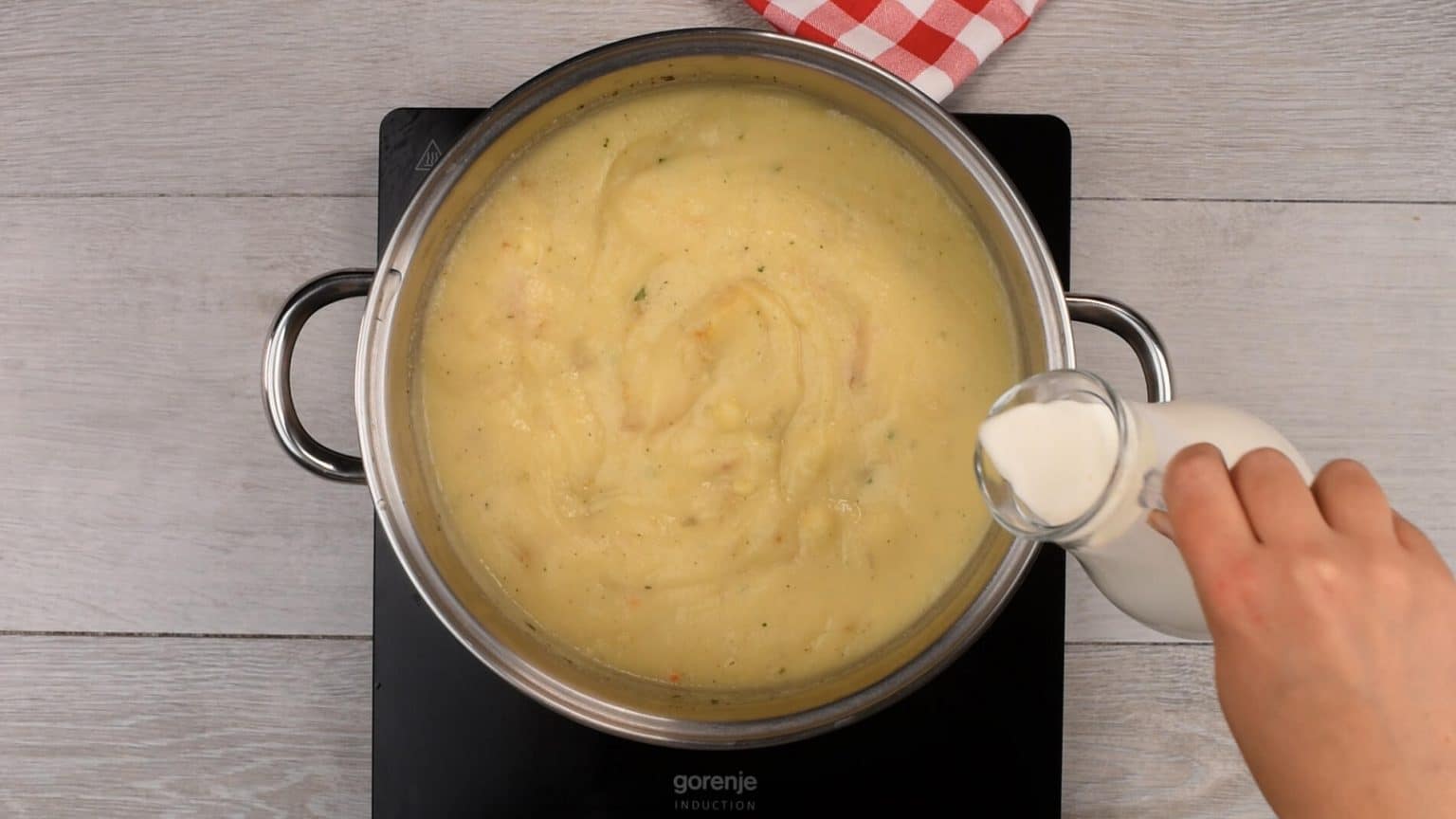 The Best Chili’s Baked Potato Soup