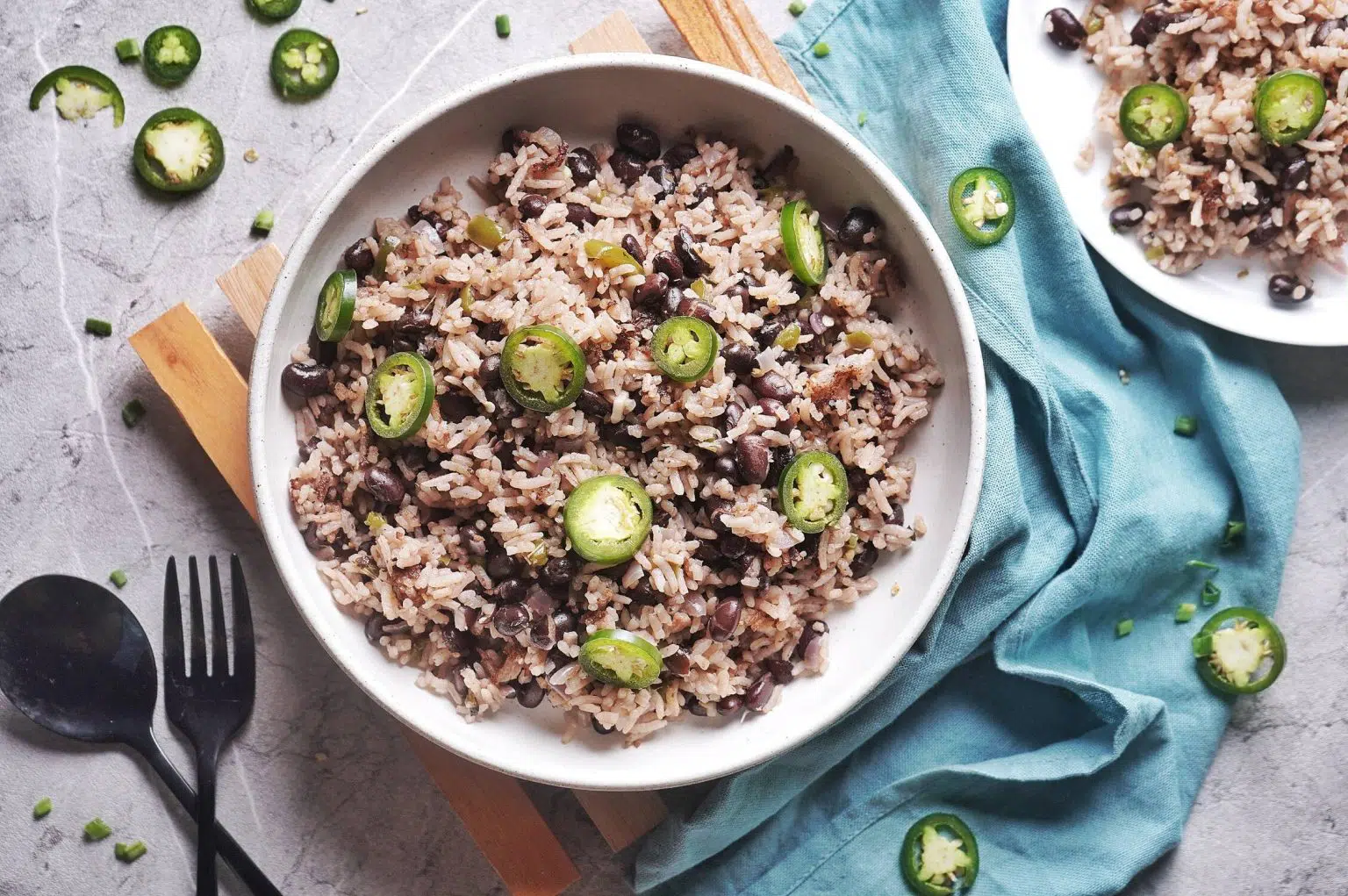 Easy OnePot Rice & Beans (Moro de Habichuelas Negras Dominicana)