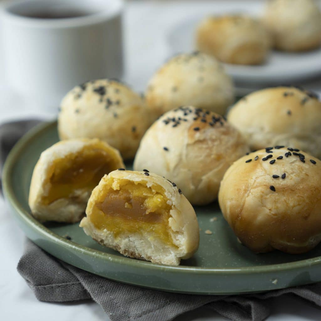 Sweet & Crumbly Taiwanese Mooncake