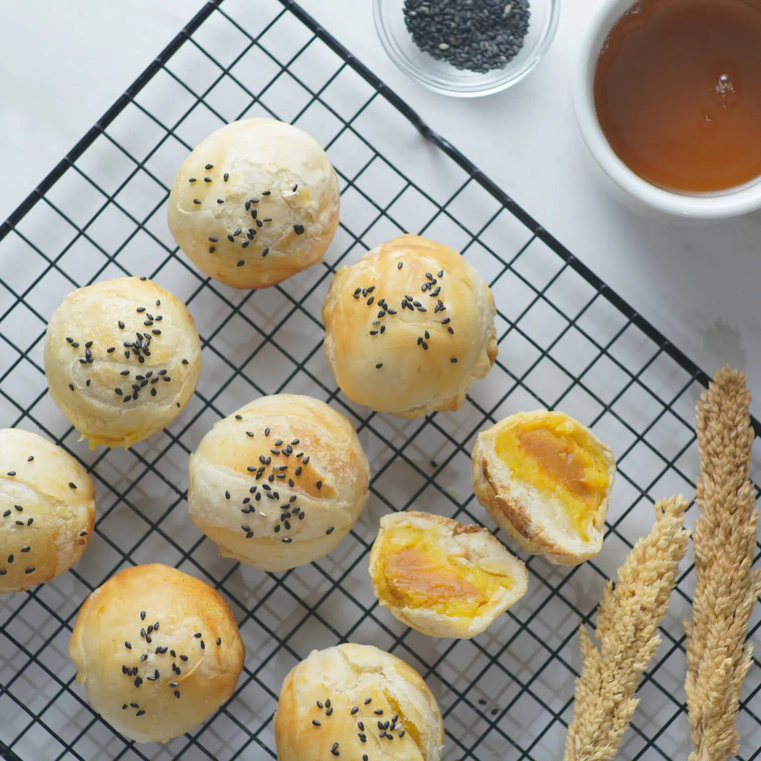 Sweet & Crumbly Taiwanese Mooncake