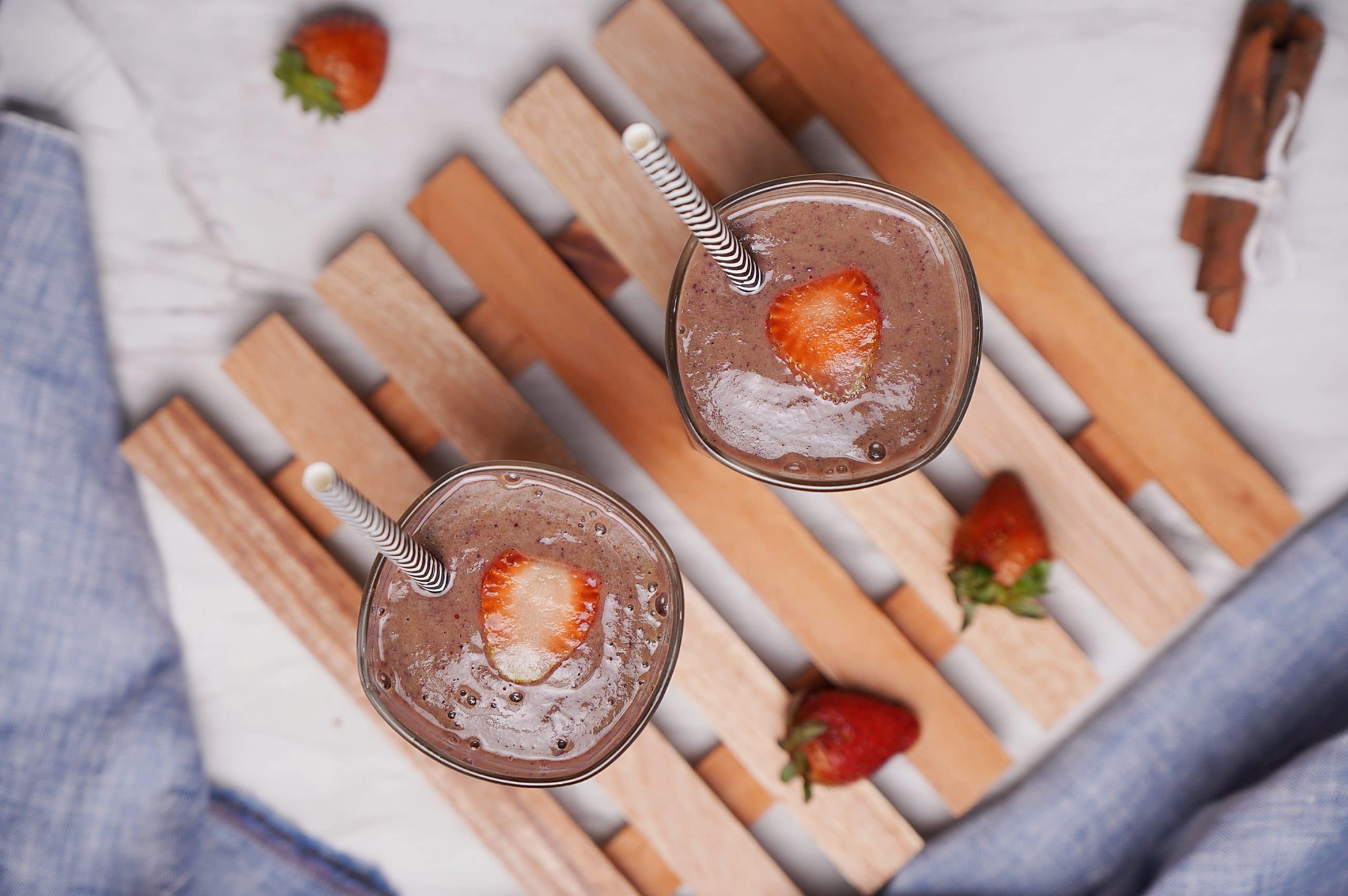 Low Glycemic Index Berry Blast smoothie with strawberries in it