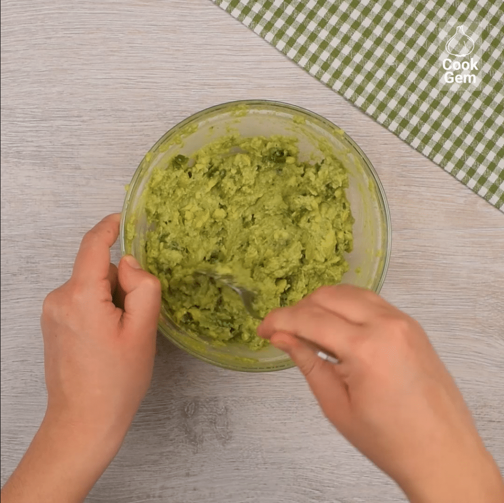Simple Low FODMAP Guacamole