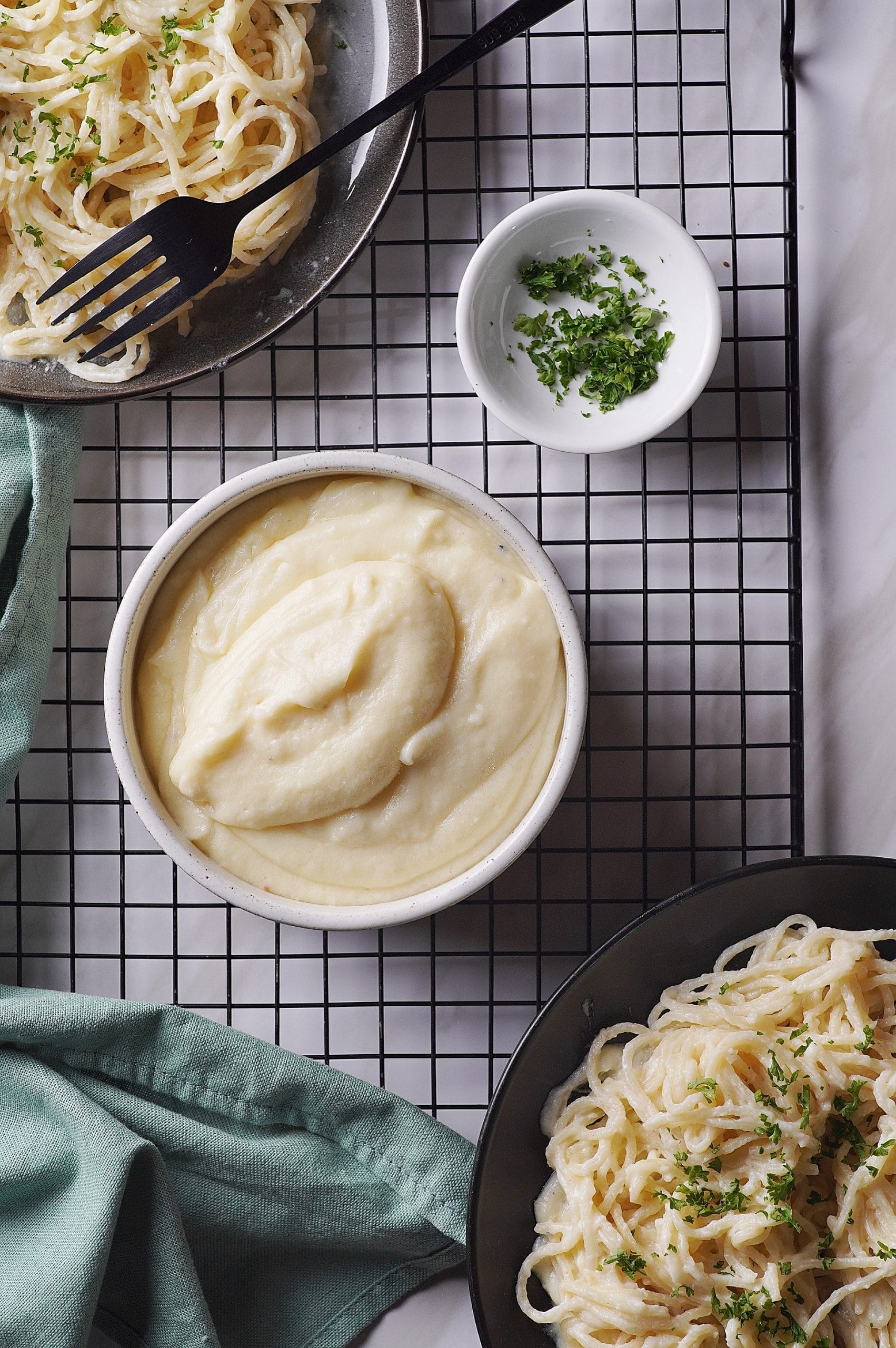 Simple Alfredo Sauce Without Heavy Cream   ALFREDO SAUCE WITHOUT HEAVY00003 Scaled 