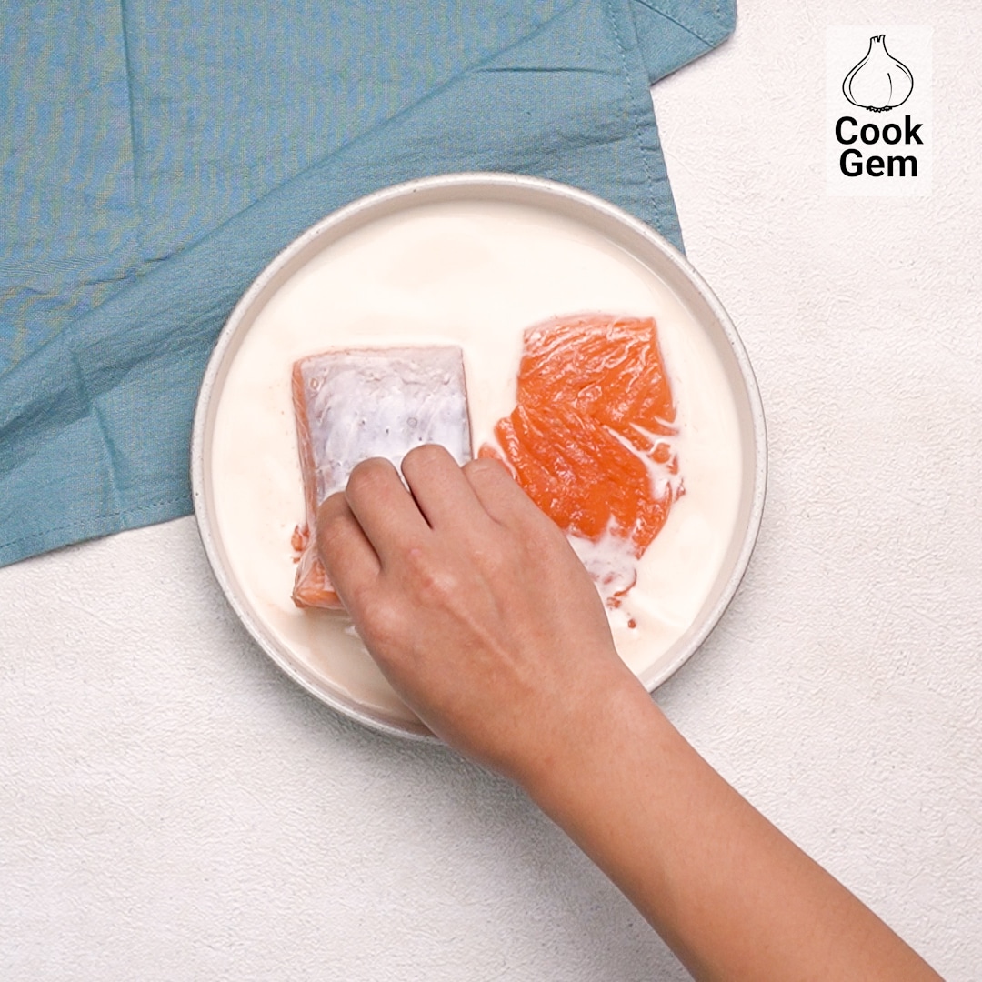 Simple Fried Salmon Sandwich