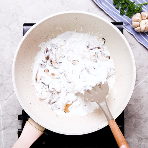Creamy Chicken Thigh Pasta