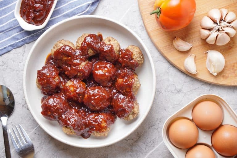 Easy Meatballs With Grape Jelly Chili Sauce