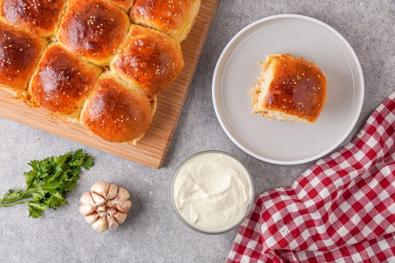 Simple Spicy Buffalo Chicken Sliders